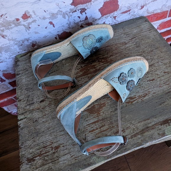 Coach Tea Rose Espadrilles - Picture 8 of 10